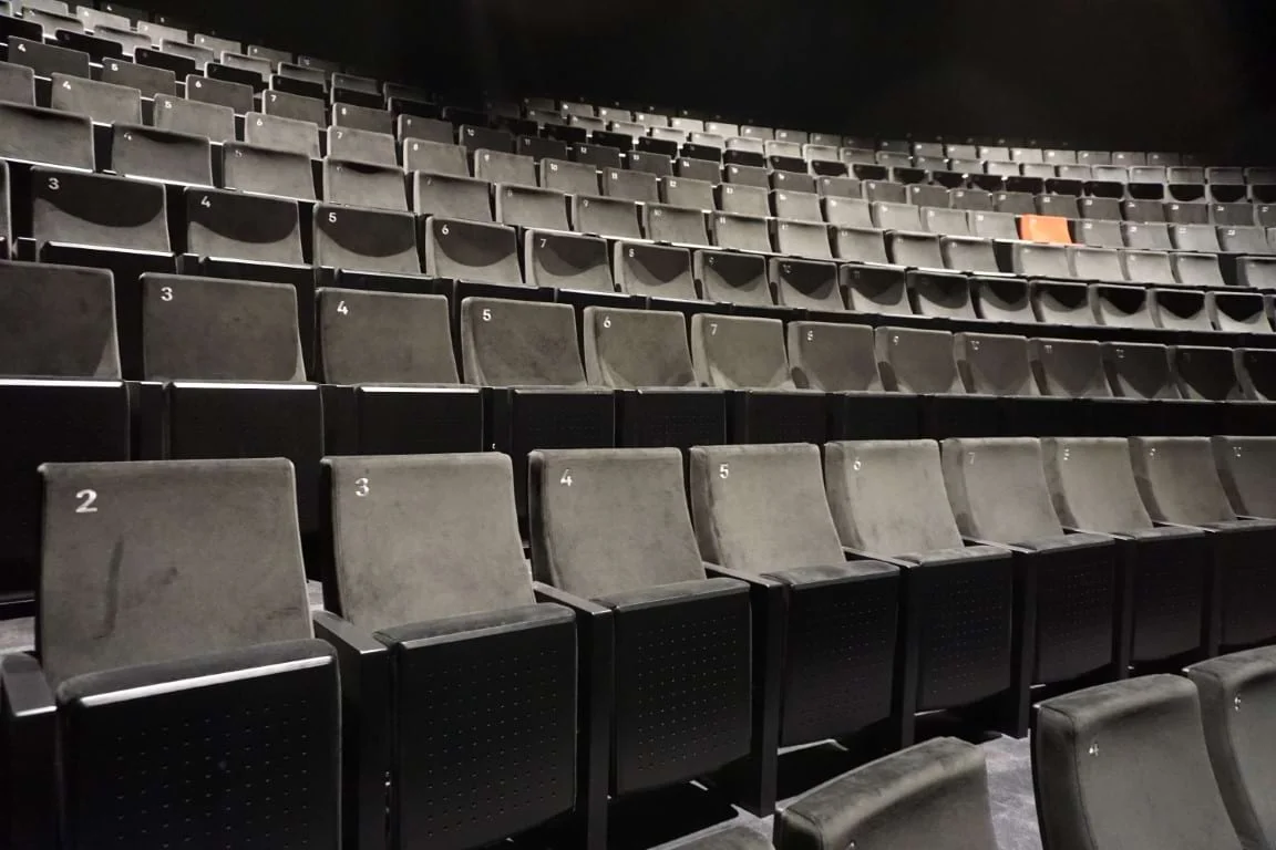 Keistuoliu theater chairs kedes