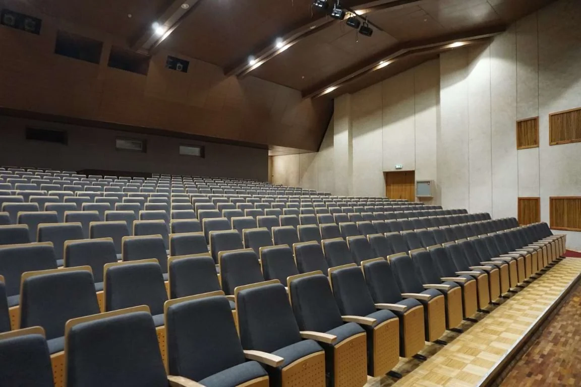 auditorium chairs